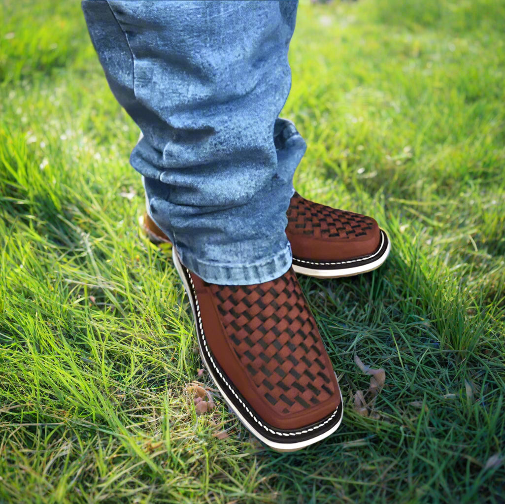 Retro Western Cowboy Boots with Side Zipper – Classic Craftsmanship Meets Modern Comfort